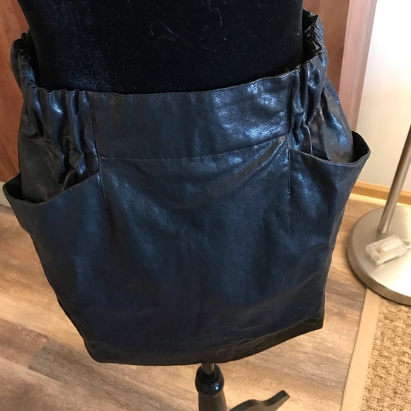 Zara Faux Leather Mini Skirt with Pockets - Picture 5 of 8
